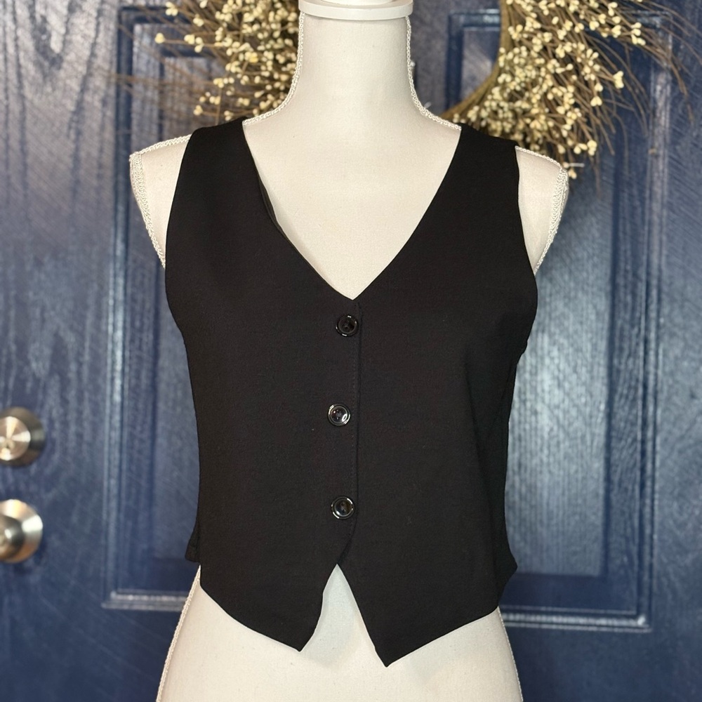 21 Saints Black Women's Buttoned Vest size S NWT